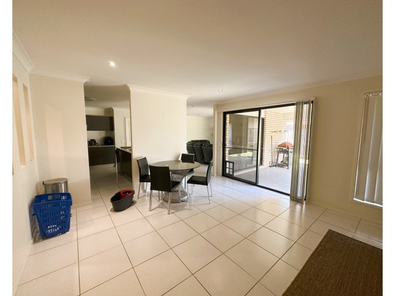 12 Willunga Street, Pacific Pines QLD 4211