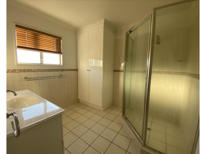 686-688 Middle Road, Greenbank QLD 4124