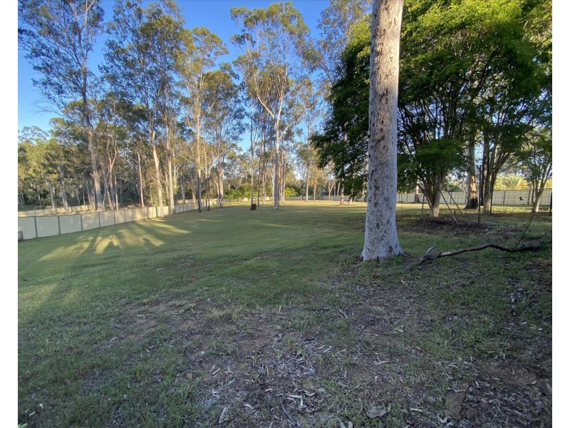 686-688 Middle Road, Greenbank QLD 4124