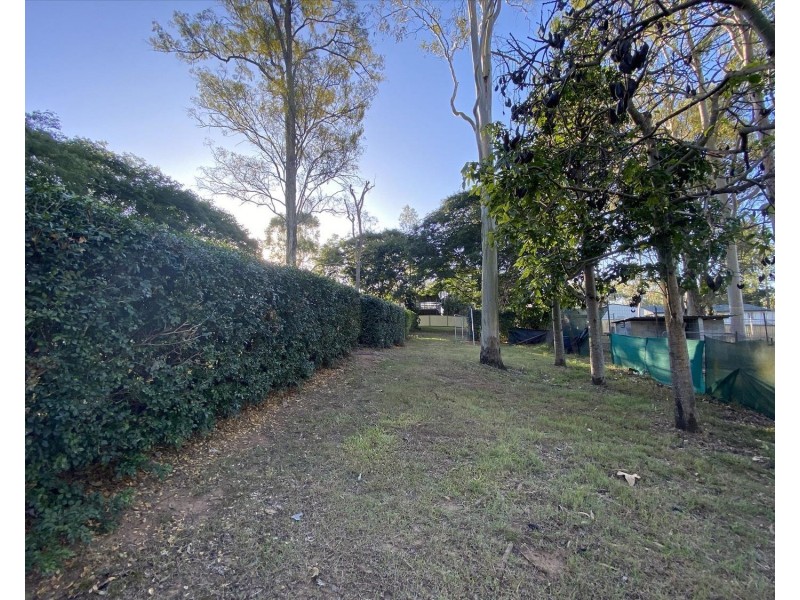 686-688 Middle Road, Greenbank QLD 4124