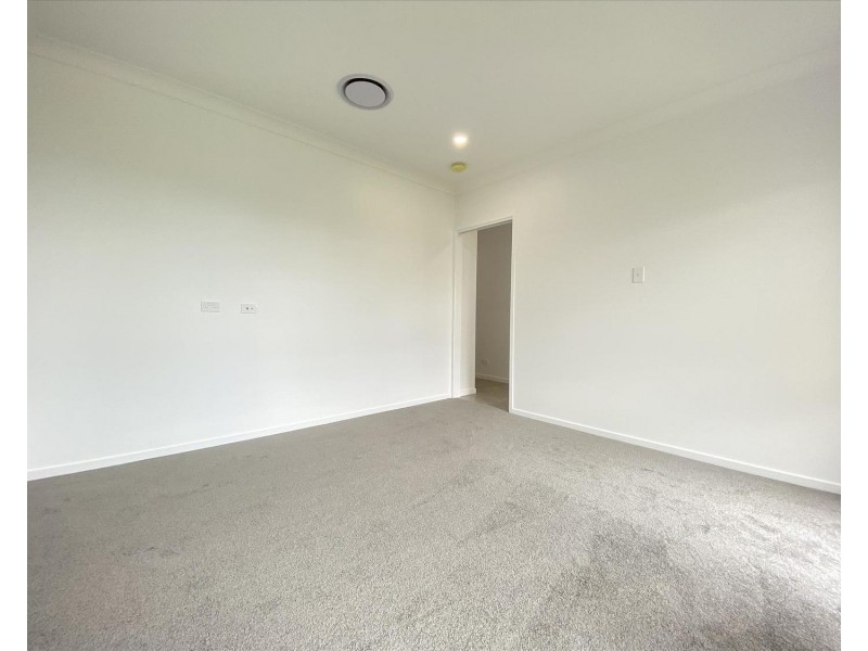 16 Lauenstein Crescent, Pimpama QLD 4209