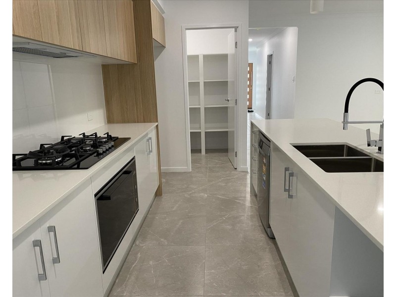 16 Lauenstein Crescent, Pimpama QLD 4209