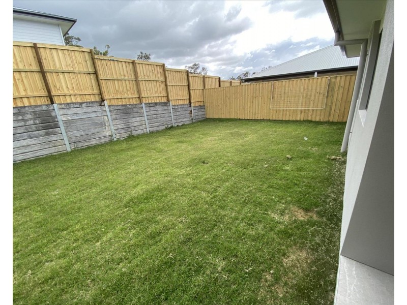 16 Lauenstein Crescent, Pimpama QLD 4209