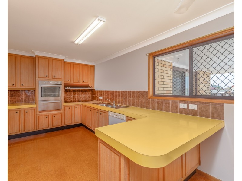 335 Bayview Street, Hollywell QLD 4216