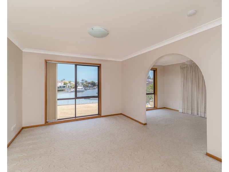 335 Bayview Street, Hollywell QLD 4216