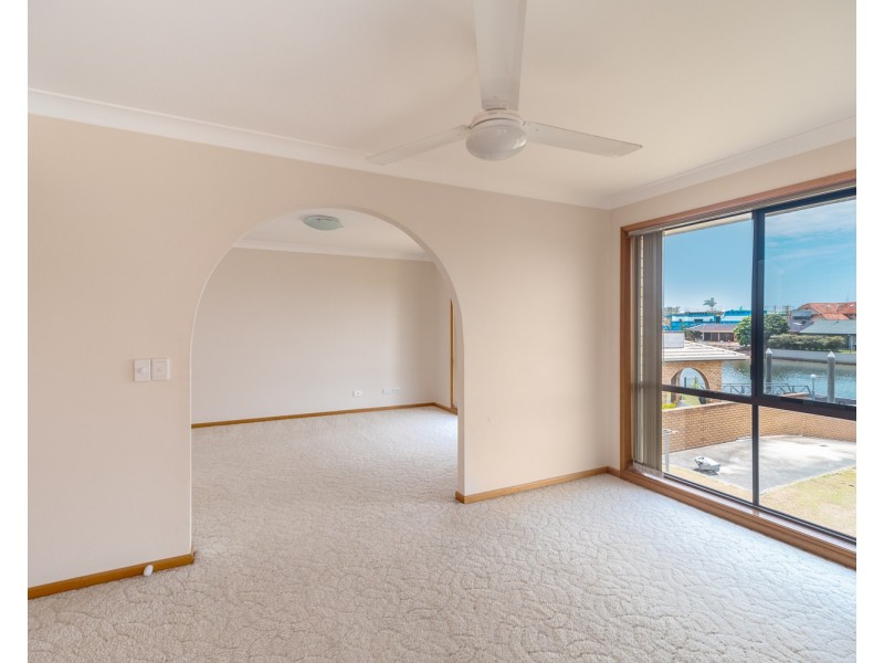 335 Bayview Street, Hollywell QLD 4216