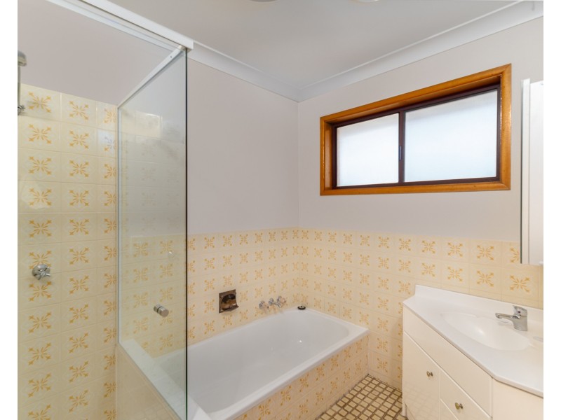 335 Bayview Street, Hollywell QLD 4216