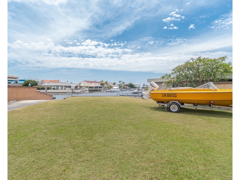 335 Bayview Street, Hollywell QLD 4216