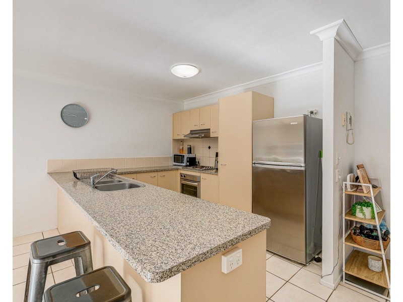 21/1 Archipelago Street, Pacific Pines QLD 4211