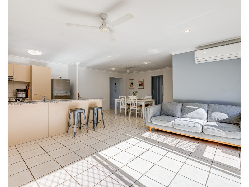21/1 Archipelago Street, Pacific Pines QLD 4211