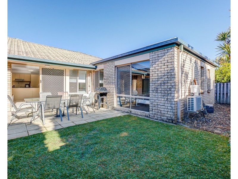 21/1 Archipelago Street, Pacific Pines QLD 4211