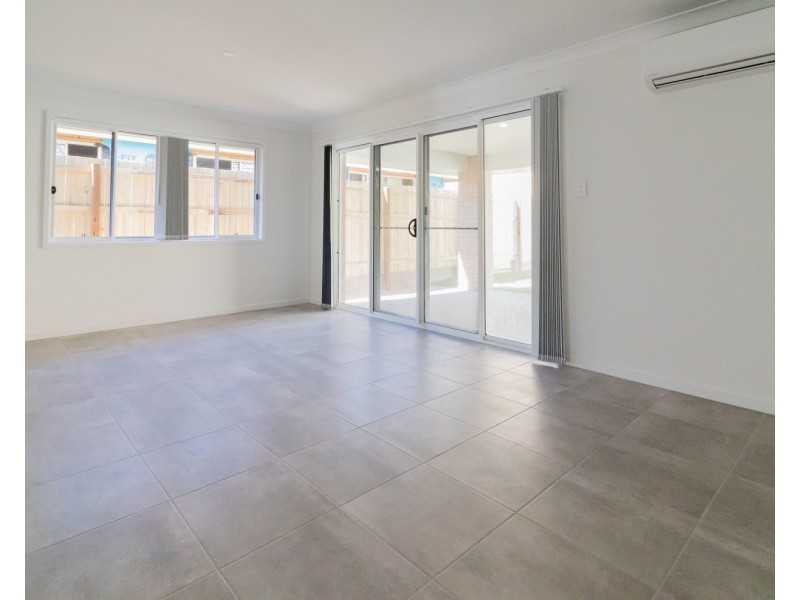 53 Village Boulevard, Pimpama QLD 4209