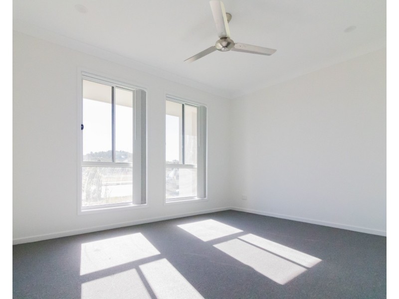 53 Village Boulevard, Pimpama QLD 4209