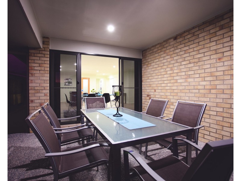 23 Milbrook Crescent, Pimpama QLD 4209