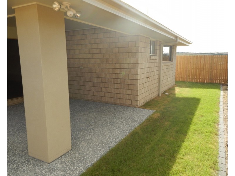 23 Milbrook Crescent, Pimpama QLD 4209