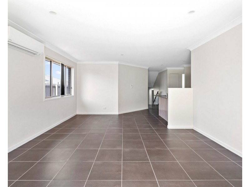 17 Geoffrey Miller Avenue, Pimpama QLD 4209