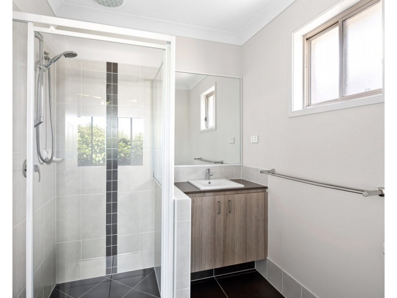 17 Geoffrey Miller Avenue, Pimpama QLD 4209