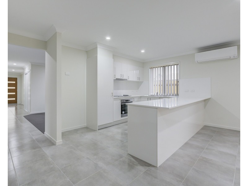 8 Marshall Circuit, Coomera QLD 4209