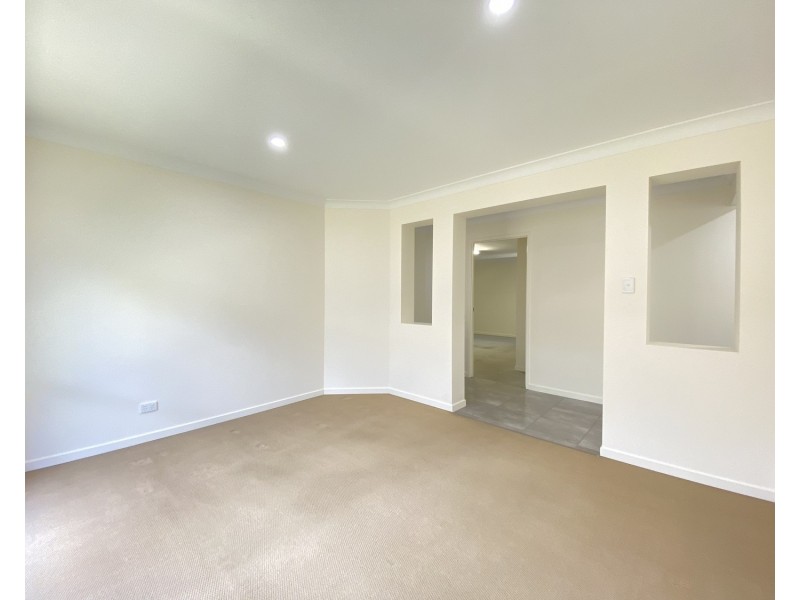 11 Sandalwood Drive, Pimpama QLD 4209