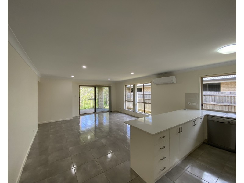 11 Sandalwood Drive, Pimpama QLD 4209