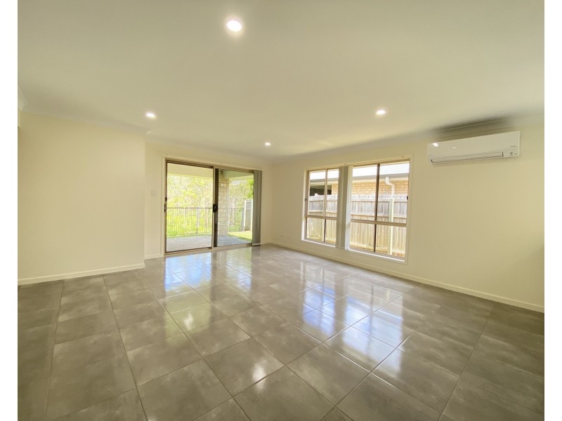 11 Sandalwood Drive, Pimpama QLD 4209