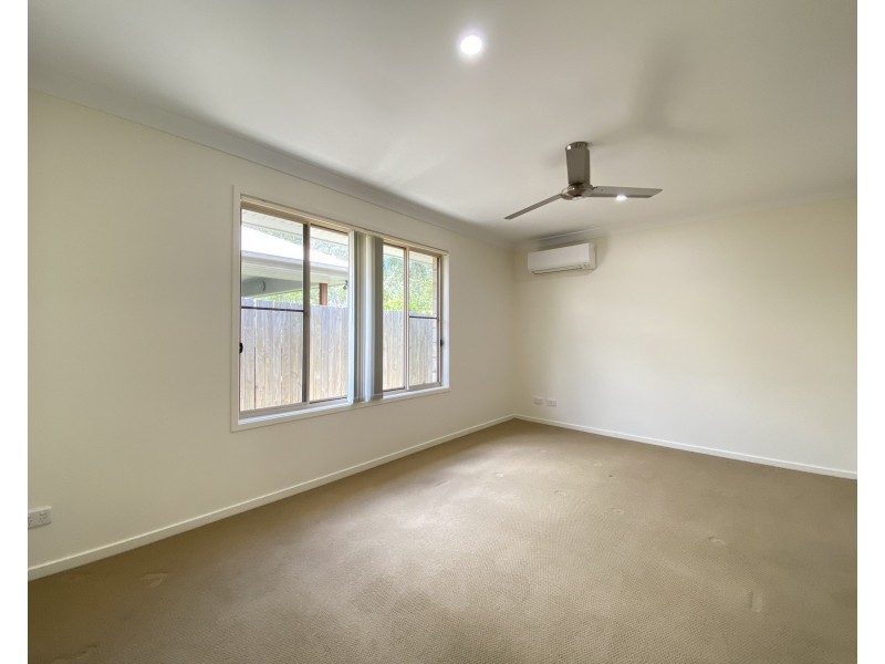 11 Sandalwood Drive, Pimpama QLD 4209