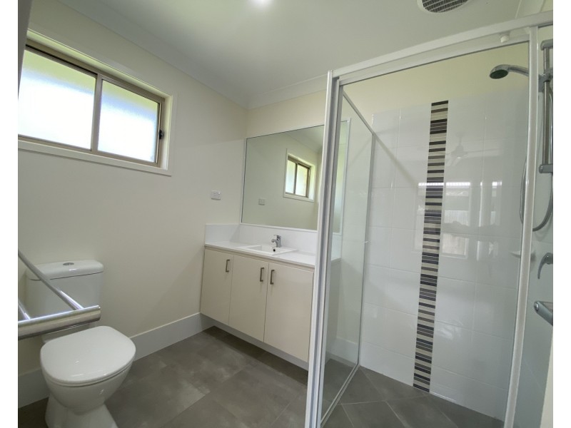 11 Sandalwood Drive, Pimpama QLD 4209