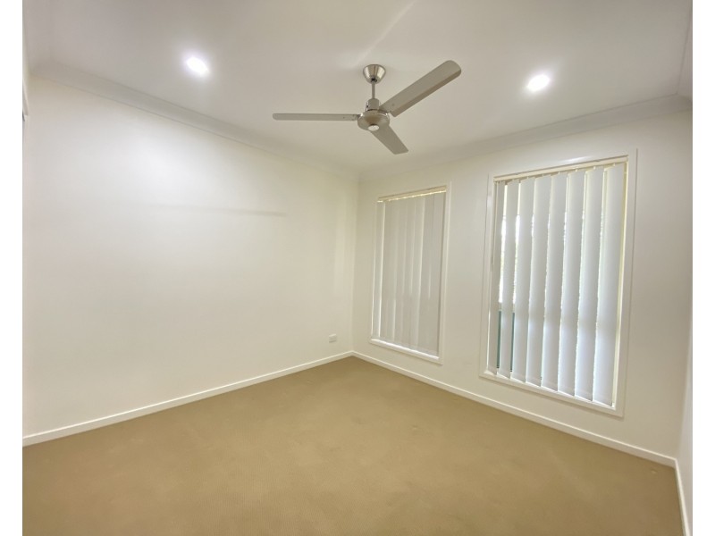 11 Sandalwood Drive, Pimpama QLD 4209