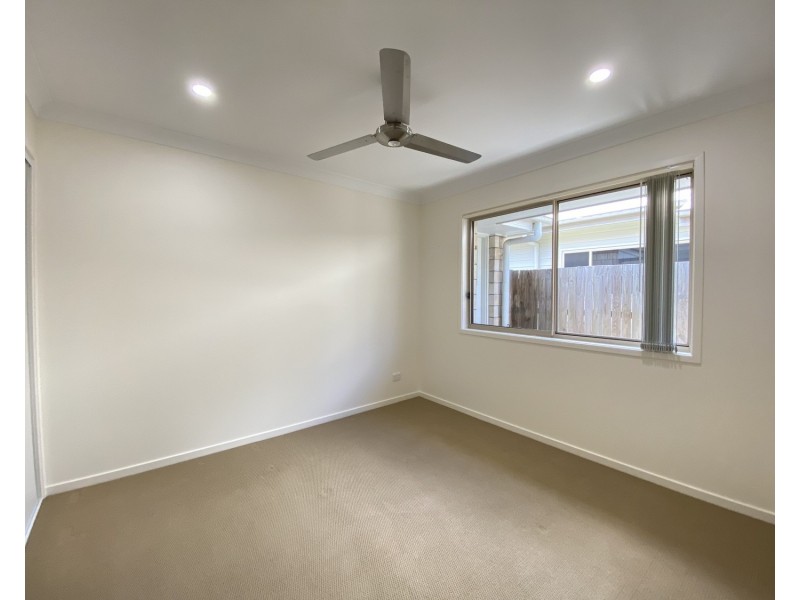 11 Sandalwood Drive, Pimpama QLD 4209