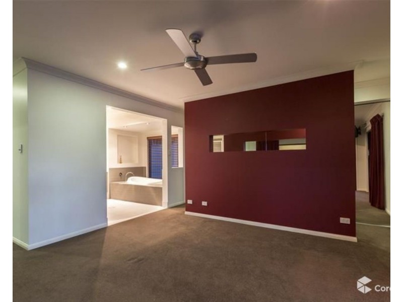 8 McAuley Parade, Pacific Pines QLD 4211