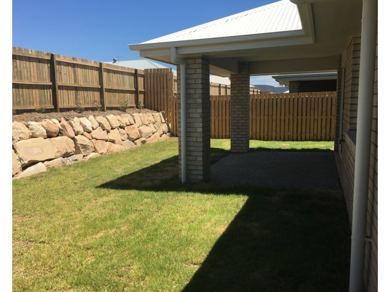 8 Casey Street, Pimpama QLD 4209