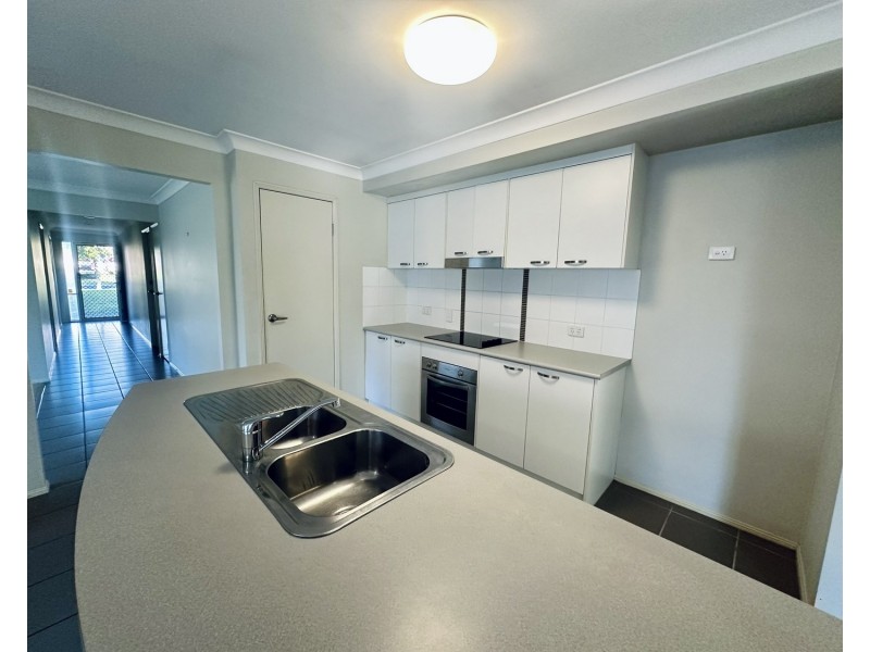 3 Burr Court, Pacific Pines QLD 4211