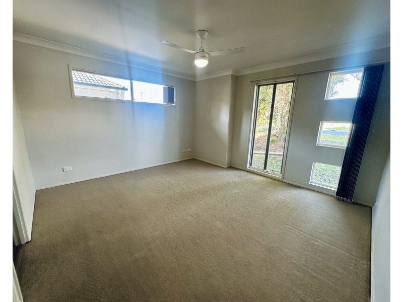 3 Burr Court, Pacific Pines QLD 4211