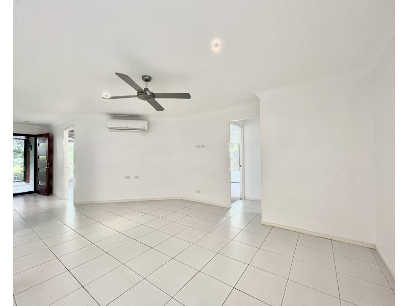 1/11 Pritchard Street, Pacific Pines QLD 4211