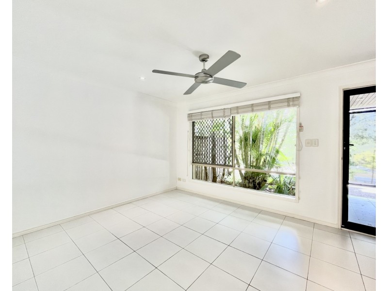 1/11 Pritchard Street, Pacific Pines QLD 4211