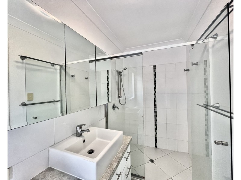 1/11 Pritchard Street, Pacific Pines QLD 4211