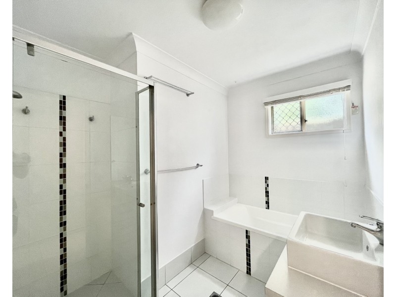 1/11 Pritchard Street, Pacific Pines QLD 4211