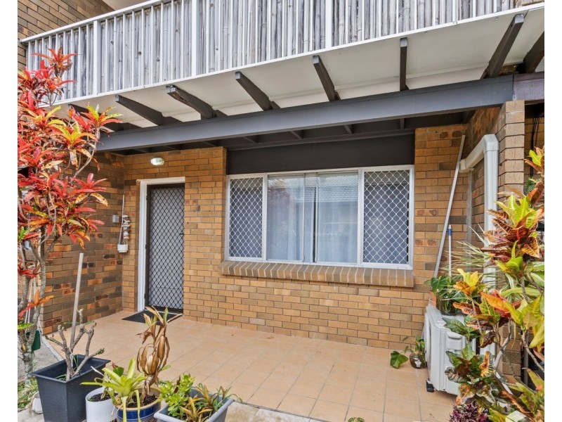 3/12 Errol Avenue, Paradise Point QLD 4216