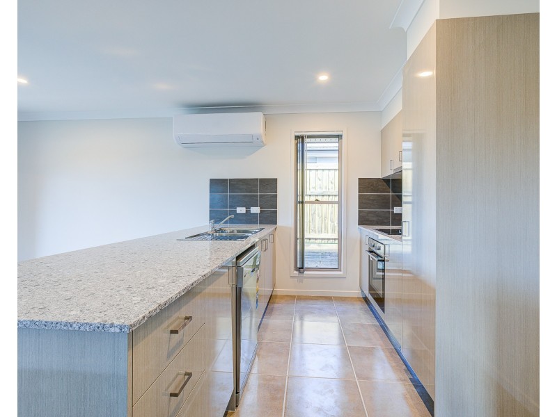 5 Flowers Drive, Coomera QLD 4209