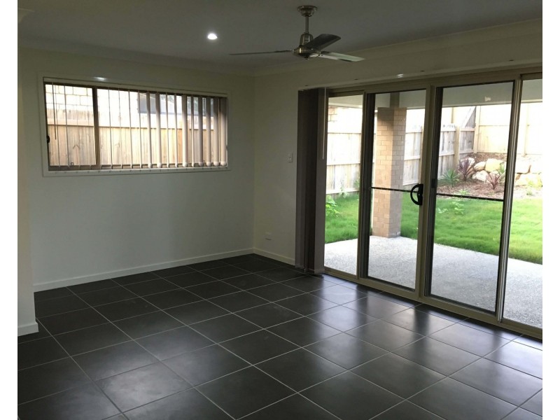 2/34 Garden Road, Coomera QLD 4209