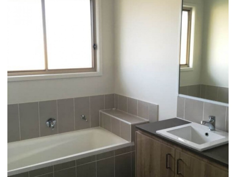 2/34 Garden Road, Coomera QLD 4209