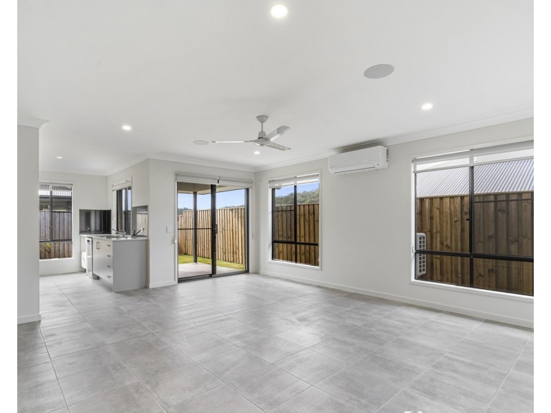 2/48 Herbst Drive, Bahrs Scrub QLD 4207