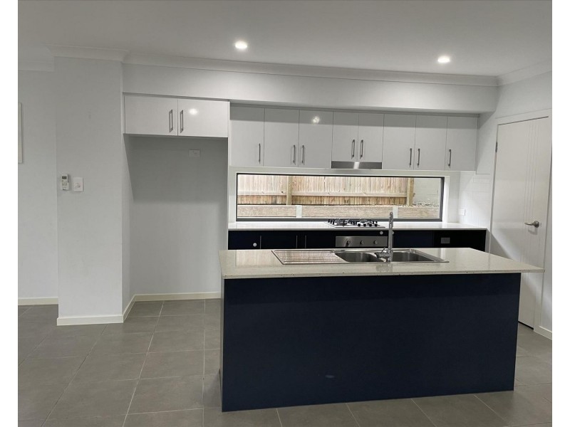 11 Bellarine Circuit, Coomera QLD 4209