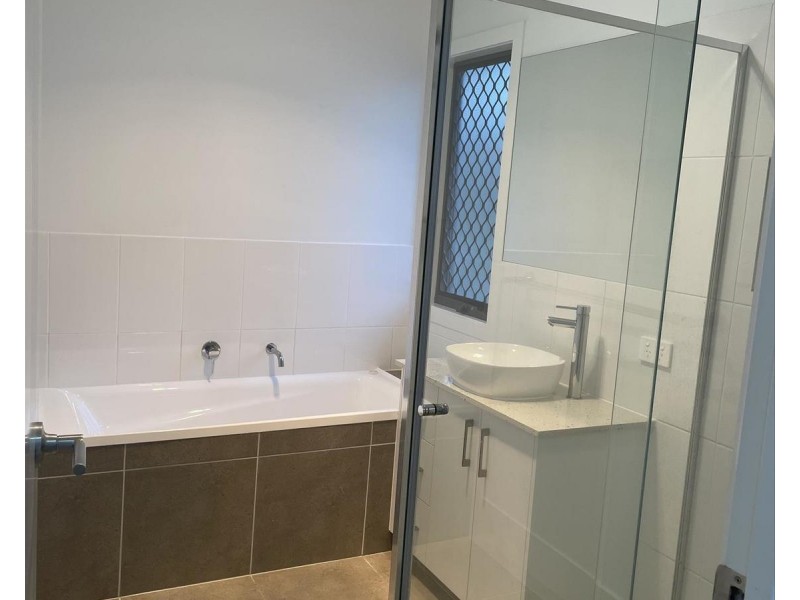 11 Bellarine Circuit, Coomera QLD 4209