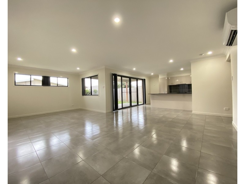 9 Woodrose Circuit, Pimpama QLD 4209