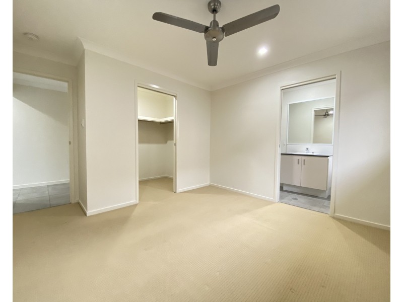 9 Woodrose Circuit, Pimpama QLD 4209