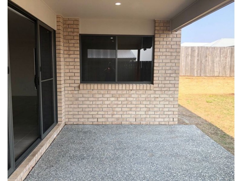 9 Woodrose Circuit, Pimpama QLD 4209