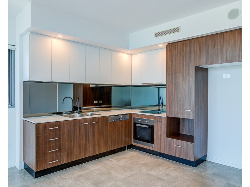 2713/397 Christine Avenue, Varsity Lakes QLD 4227