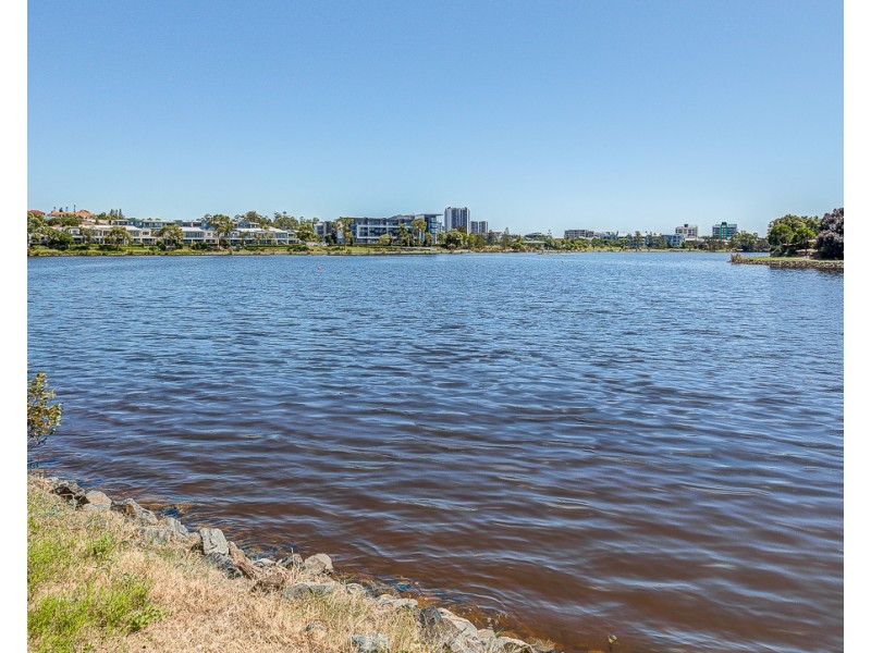 2713/397 Christine Avenue, Varsity Lakes QLD 4227