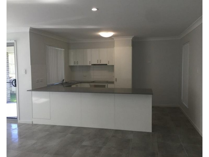 7 Sunstone Avenue, Pimpama QLD 4209